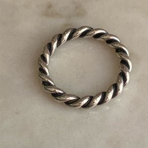 Pandora Intertwined Ring 48